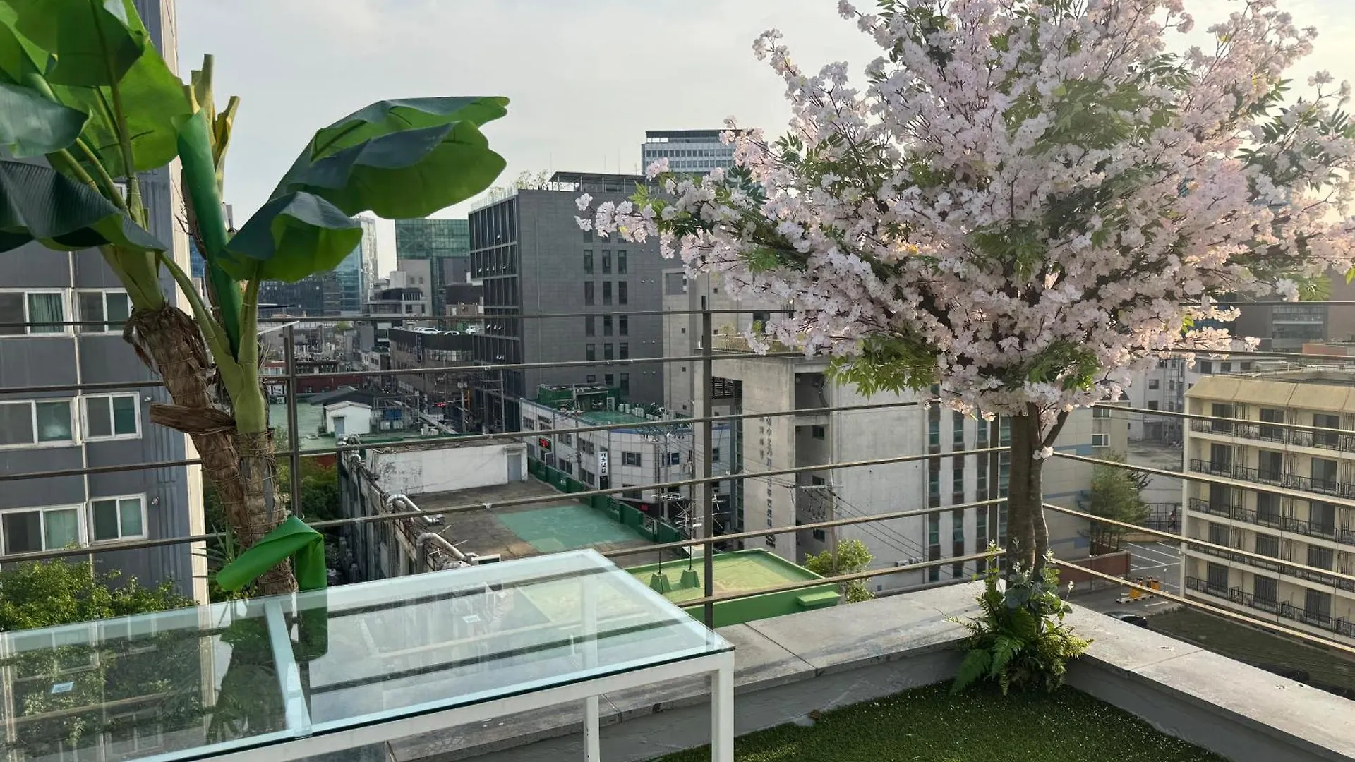 401, Atelier Seongsu Riverside Loft Cherry Blossom Road Han River Airport Bus Seoel Zuid-Korea