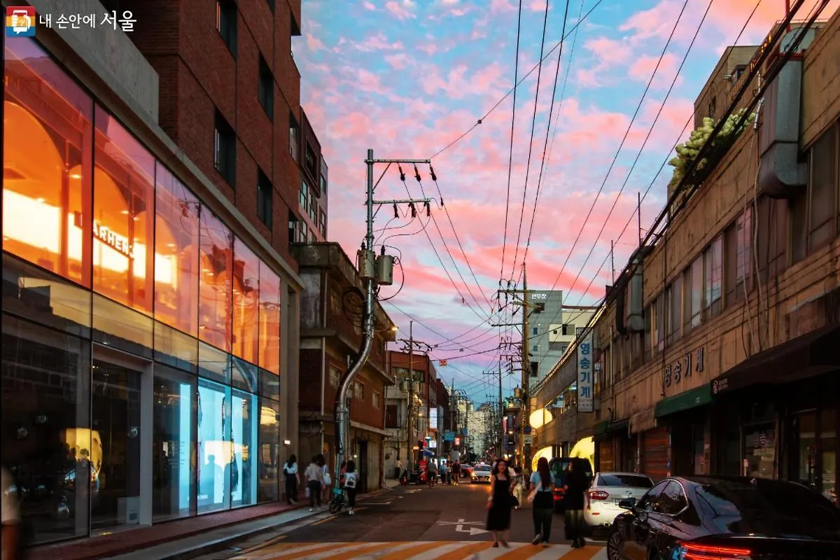 Appartement 401, Atelier Seongsu Riverside Loft Cherry Blossom Road Han River Airport Bus Seoel