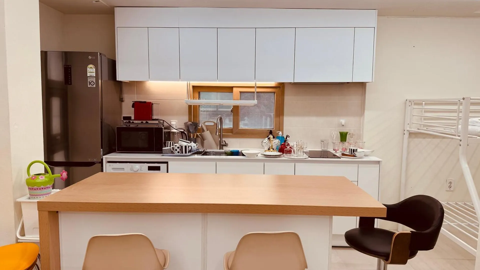 401, Atelier Seongsu Riverside Loft Cherry Blossom Road Han River Airport Bus Seoel Appartement