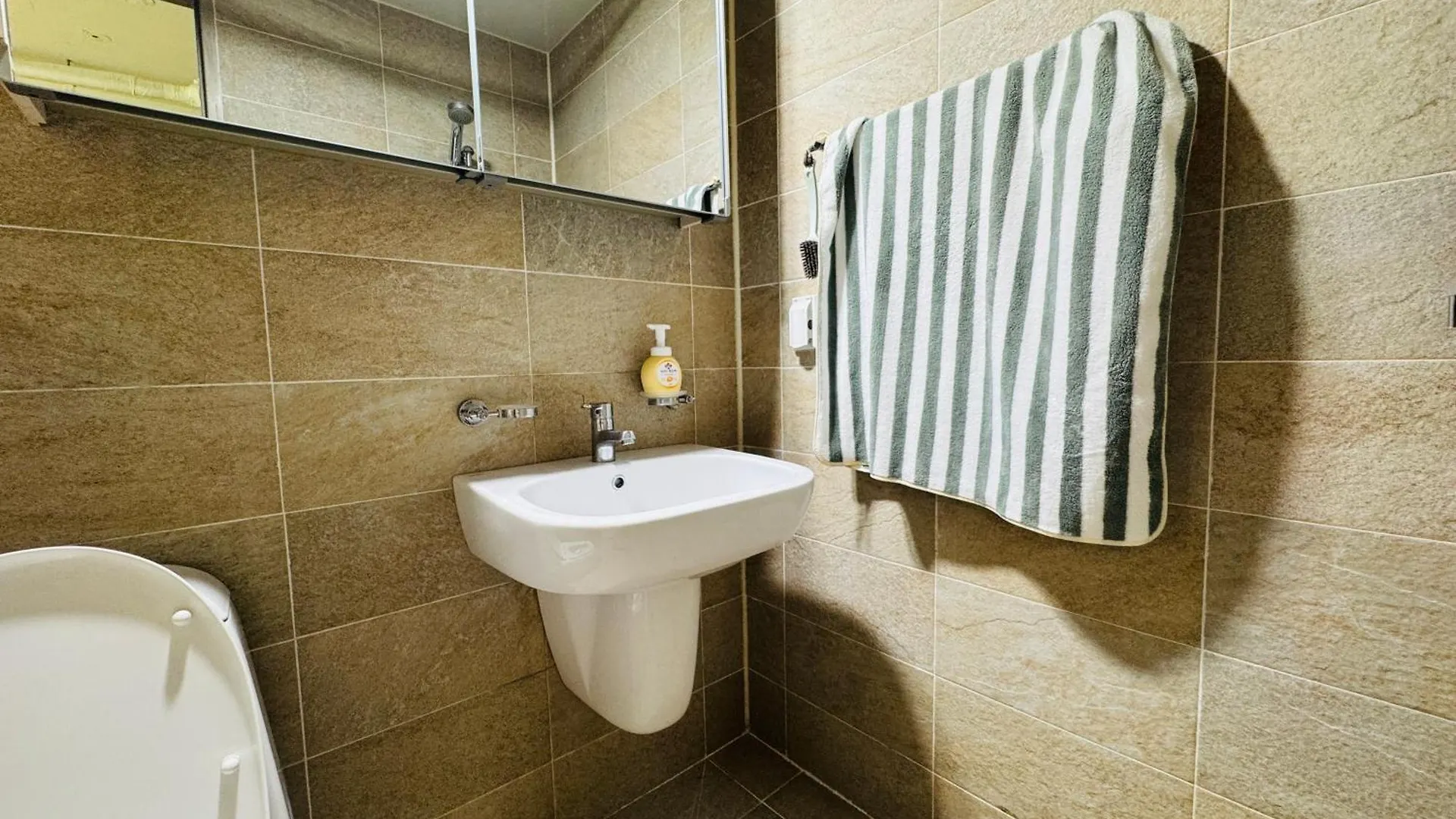Appartement 401, Atelier Seongsu Riverside Loft Cherry Blossom Road Han River Airport Bus Seoel