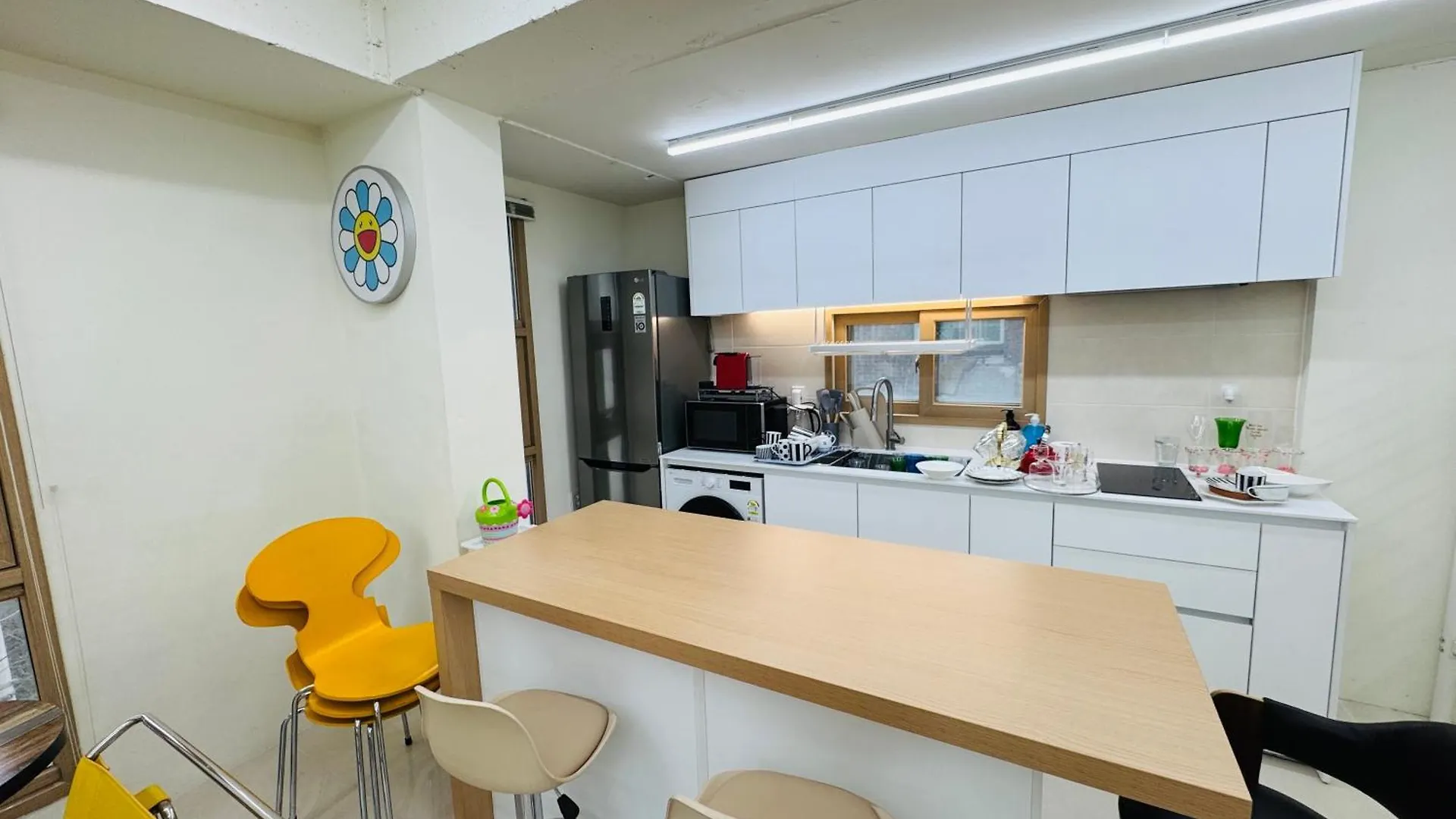 401, Atelier Seongsu Riverside Loft Cherry Blossom Road Han River Airport Bus Seoel