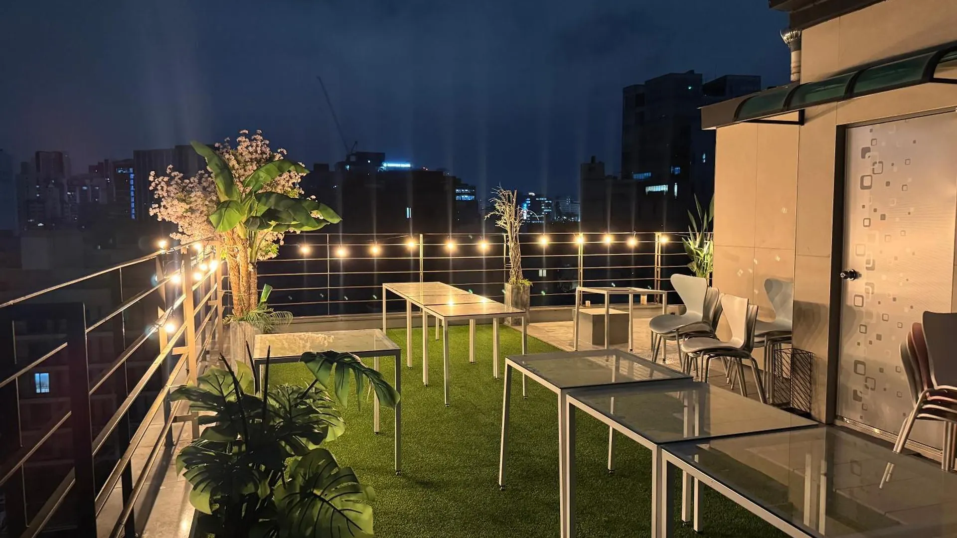 Appartement 401, Atelier Seongsu Riverside Loft Cherry Blossom Road Han River Airport Bus Seoel Zuid-Korea